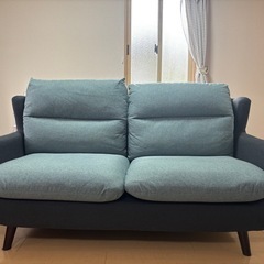 青緑のソファ