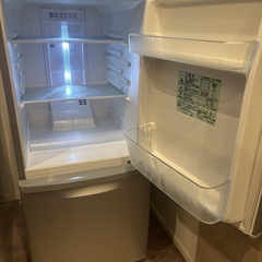 冷凍冷蔵庫　Panasonic NR-B147Wの画像