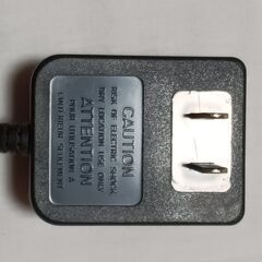 多用途に使用可能な汎用 ACアダプター 9V001A電源の画像