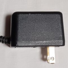 多用途に使用可能な汎用 ACアダプター 9V001A電源の画像