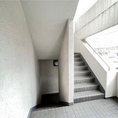💕オーナーチェンジ💕視認性良好な角地に立地🎶全6戸 ［店舗×5・店舗事務所×1］、RC造地下1階付3階建🎵 − 埼玉県