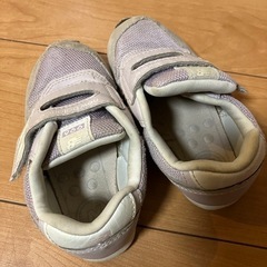 ニューバランス　キッズスニーカーの画像