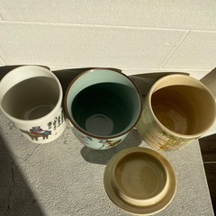 湯呑み３つの画像