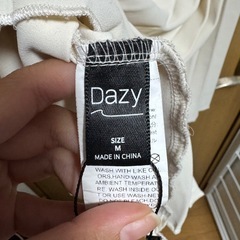 DAZYスカート(クリーム、Mサイズ)の画像