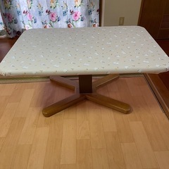 昇降式テーブル