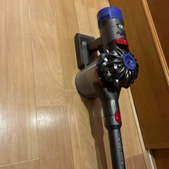 ダイソン　v8fluffy＋　充電台付き