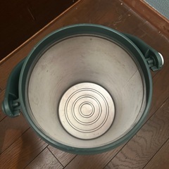 キャンプ　クーラーボックス　真空コンテナの画像