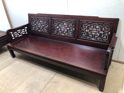 花梨の彫刻長椅子 肘掛け付き 3人掛け 豪華彫刻 人気 中国家具　75063-1 花梨の彫刻長椅子 肘掛け付き 3人掛け 豪華彫刻 人気 中国家具