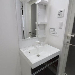 初期費用も安く審査も緩い!!💪清潔感たっぷりの角部屋🩷🤍                                        🎶🏡🏡♠️ − 東京都