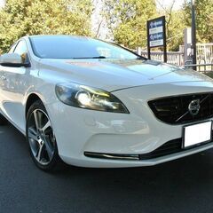 【本車検2年付】28年 ボルボV40 D4 外装色白 ディーラー整備車 実走12.8万㌔ マルチメディアナビ Bカメラ 修復無 記録簿・スペアキーありの画像