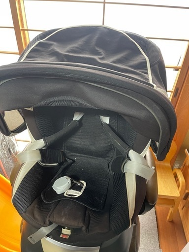 チャイルドシート　エールべべ　回転式