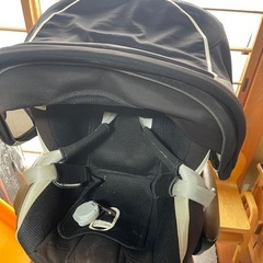チャイルドシート　エールべべ　回転式の画像