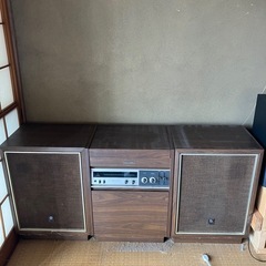 引取り手が決まりました　
家具調オーディオ