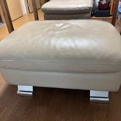 ベージュ　革タイプ　ソファ２個の画像