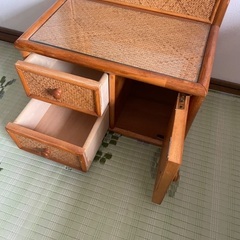ラタン鏡台の画像