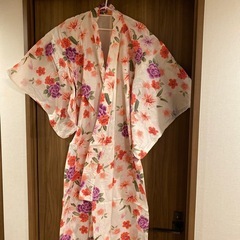 浴衣　花柄　白地にピンク　可愛い系