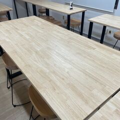 【お値引き可能】KANADEMONO テーブル1つ・机4脚の画像
