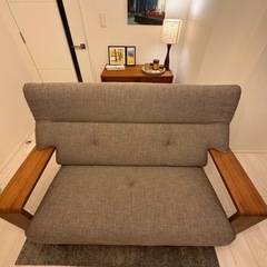 美品 Karimoku Chitano ダンテ 2人掛けソファの画像