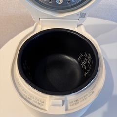 アイリスオーヤマ 炊飯器 3合用 RC-MGA30-W 2022の画像