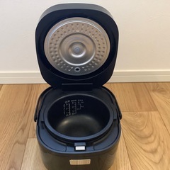 シャープ製3合炊飯器2023年製
の画像