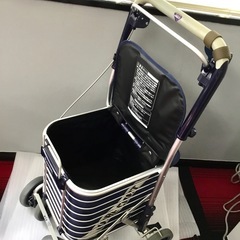 ‼️お持ち帰り特価‼️シルバーカー✨　介護用品（歩行器）の画像