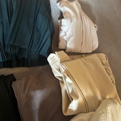 ズボン大量　Mサイズの画像