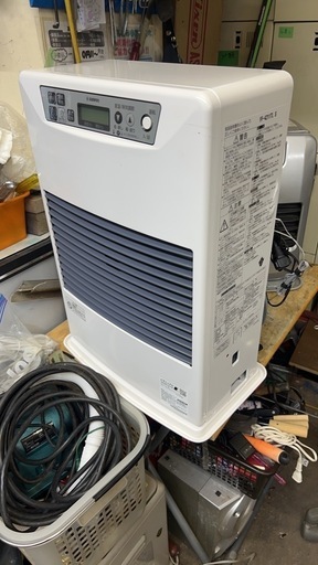 アース万代店　分解掃除済み　 SUNPOT サンポット密閉式石油ストーブ FF式 FF-4211TL S