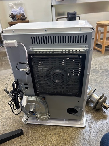 アース万代店　分解掃除済み　 SUNPOT サンポット密閉式石油ストーブ FF式 FF-4211TL S