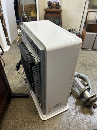 アース万代店　分解掃除済み　 SUNPOT サンポット密閉式石油ストーブ FF式 FF-4211TL S