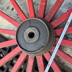 【骨董品】木製大型車輪の画像