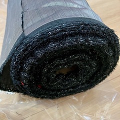 シルバー黒の薄い生地、巾112cmです。衣装やエコバッグなど色々と使えると思います。の画像