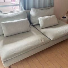 IKEA3人ソファー汚れや変色あります！がたつきは無し、