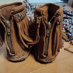 MINNETONKA　ショートブーツの画像