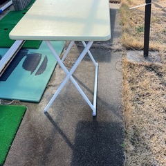 折りたたみテーブル