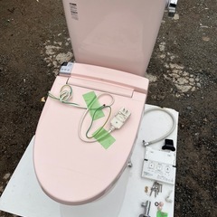 水洗トイレ　シャワートイレ付き