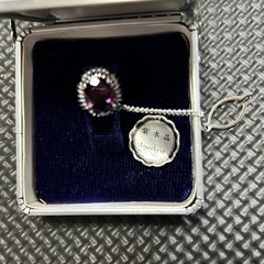 紫水晶のネクタイピンの画像