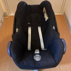 MAXI-COSIのチャイルドシート、バギーのセット