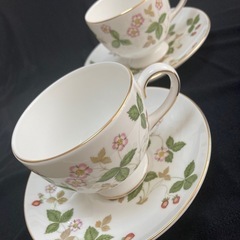 ウエッジウッド　ワイルドストロベリーカップアンドソーサー2きゃくの画像