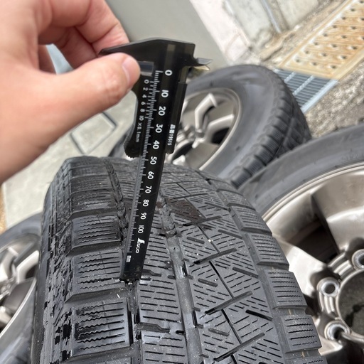 215/65/R16 スタッドレス　ハイエース　ハイラックスなどに