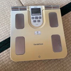 OMRON KaradaScan 体重計　体組成計