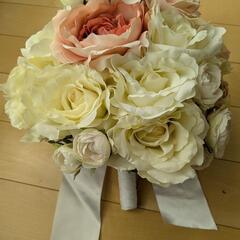 造花ウェディングブーケ・ブートニアのセット 白の画像