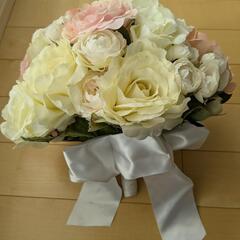 造花ウェディングブーケ・ブートニアのセット 白の画像