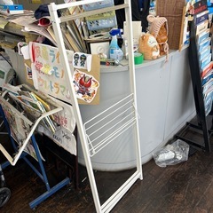 室内洗濯物干しの画像