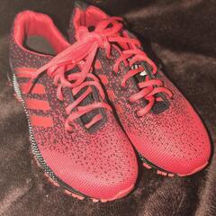 ランニングシューズ？