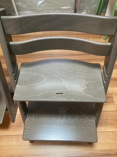 ストッケ　グレージュ　ほぼ新品②