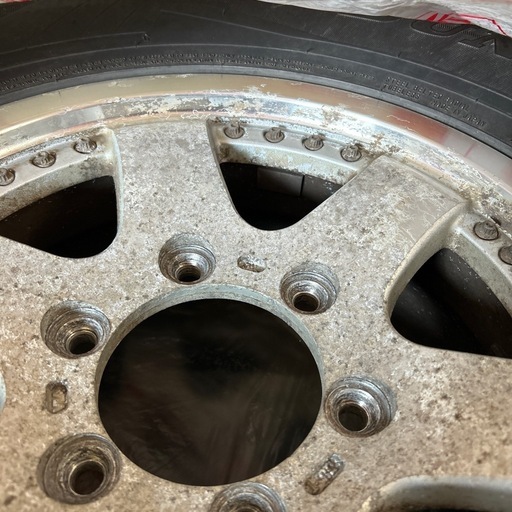 車のパーツ タイヤ、ホイール265/70R15