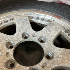 車のパーツ タイヤ、ホイール265/70R15の画像