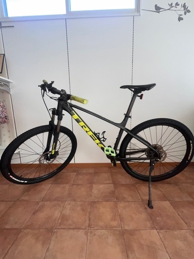 マウンテンバイク TREK Marlin 6