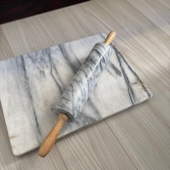 お菓子作りの道具　大理石の画像