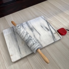 お菓子作りの道具　大理石の画像